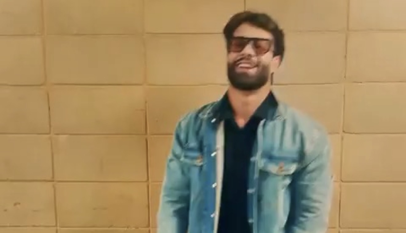 Paulo Augusto grava dancinha nos bastidores da final do BBB26 