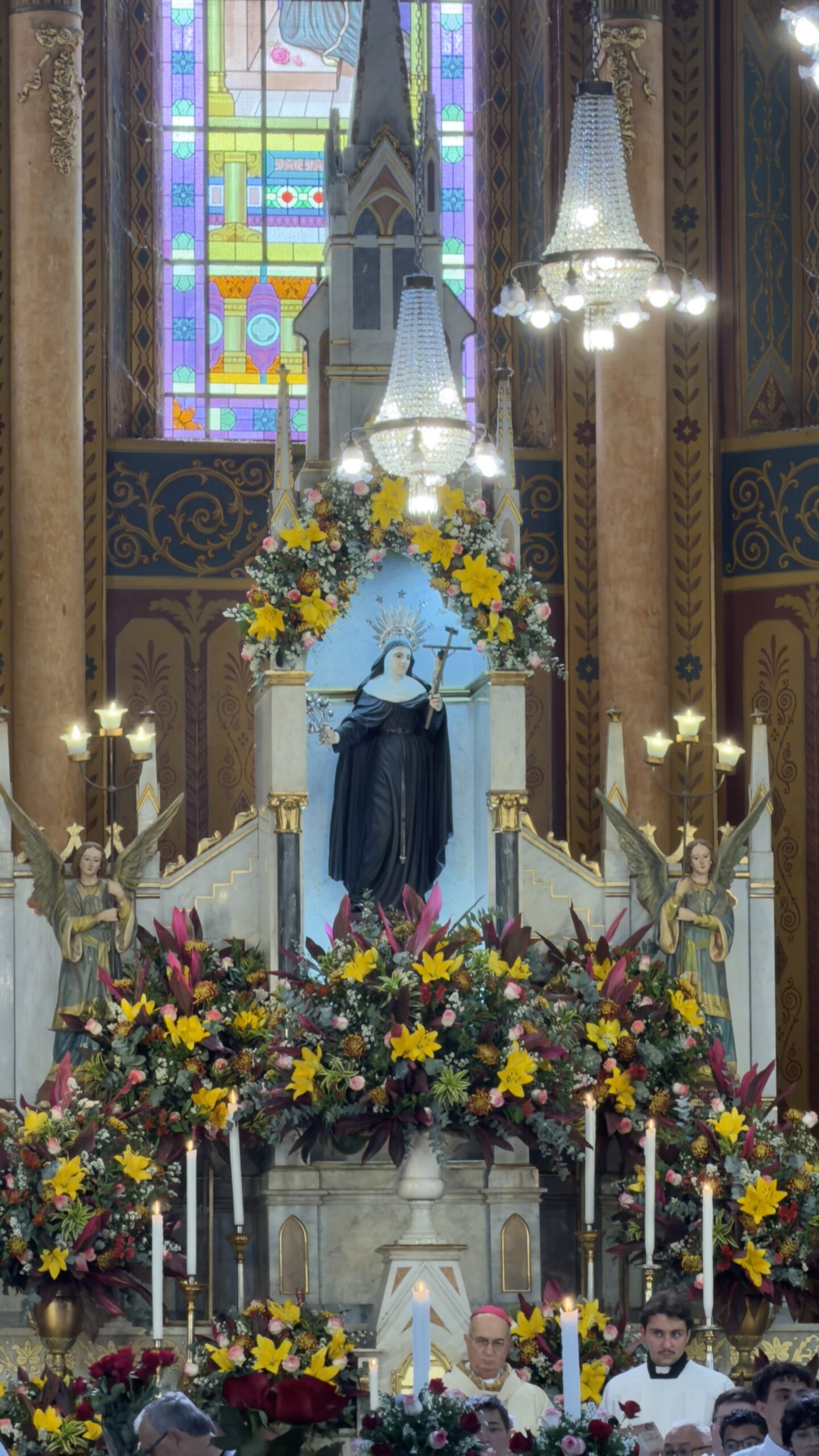 “Santa Rita arrasta multidões porque conduz a Jesus”, afirma reitor do Santuário em celebração especial