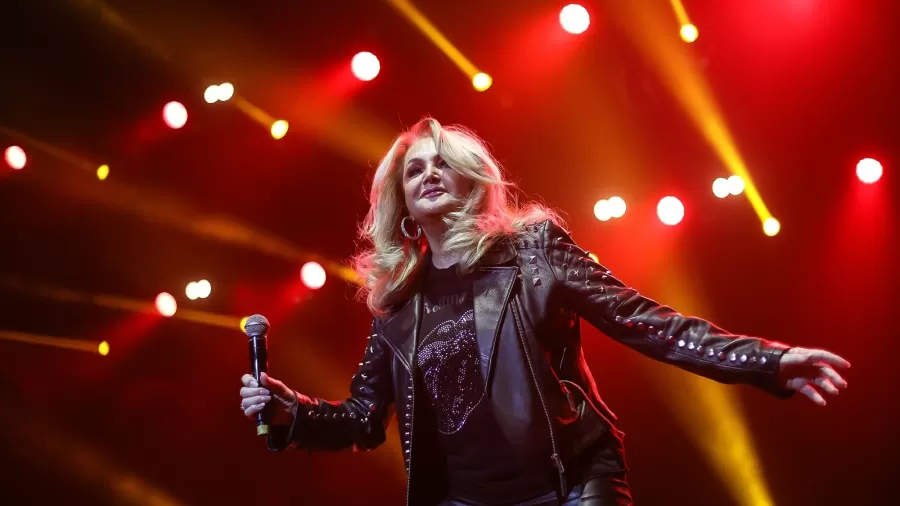 Bonnie Tyler enfrenta estado delicado de saúde após emergência médica em Portugal
