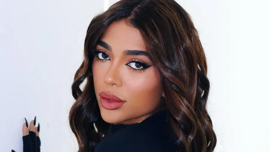 Dhiovanna Barbosa explica afastamento das redes e defende mais privacidade