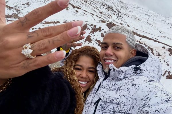Vivi Noronha fica noiva durante viagem internacional e compartilha momento especial com seguidores