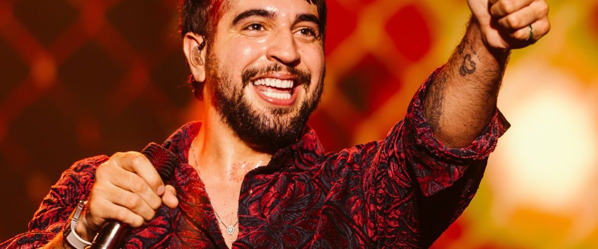Nattan interrompe show para anunciar doação de R$ 100 mil a instituição de assistência social