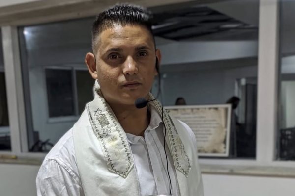 Profeta Alex Borges Jhoma lança campanha “Terça do Livramento” e reúne fiéis em culto especial no Rio