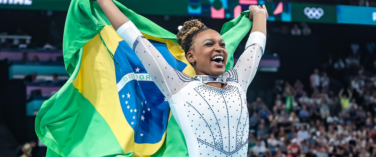 Rebeca Andrade retorna às competições com ouro e emociona torcida no Rio