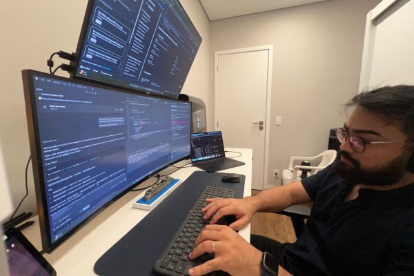 Inteligência Artificial acelera negócios e reduz riscos nas empresas
