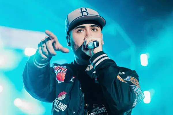 MC Kevinho deixa palco antes do fim de show após passar mal durante apresentação em Portugal