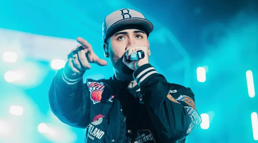 MC Kevinho deixa palco antes do fim de show após passar mal durante apresentação em Portugal