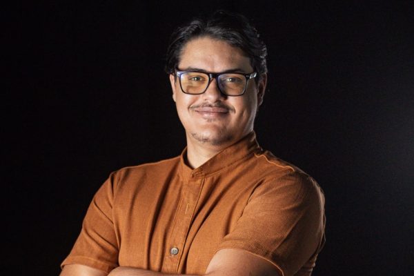 “Só anúncio não sustenta uma empresa no Google” Consultor e Google Partner certificado, Gê Carvalho defende que empresas parem de depender exclusivamente do anúncio e trabalhem as quatro pontas do Google