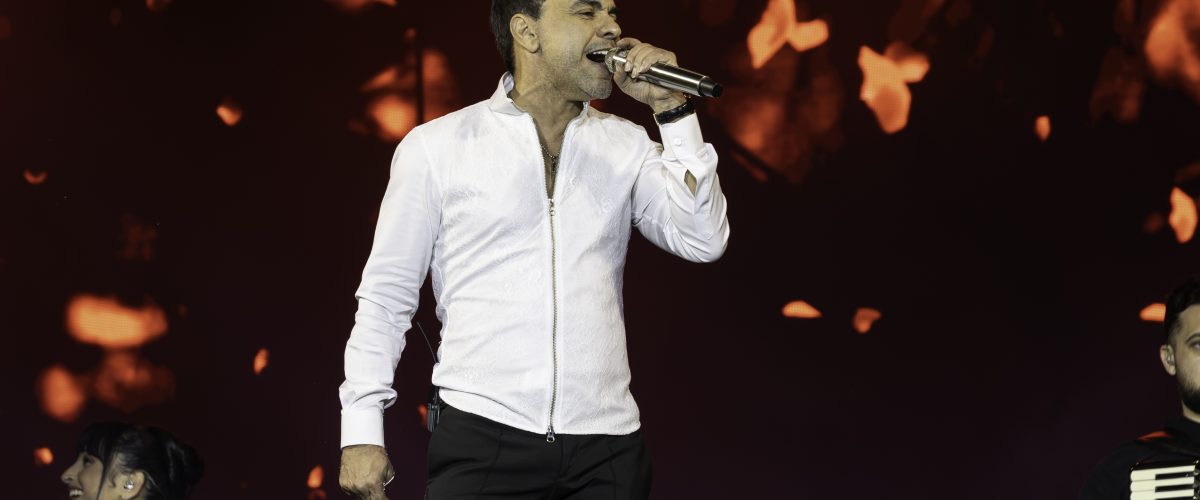 Zezé Di Camargo reúne público recorde em Itajaí durante a Festa do Colono