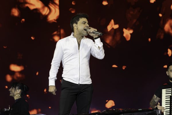 Zezé Di Camargo reúne público recorde em Itajaí durante a Festa do Colono