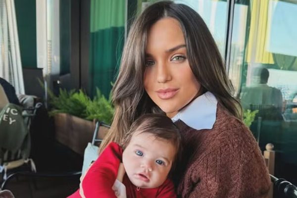 Rafa Kalimann revela que não conseguiu amamentar a filha e compartilha desabafo nas redes