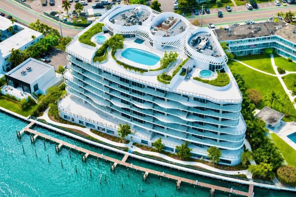 Ronaldo Nazário reforça investimentos com compra de cobertura milionária na região de Miami