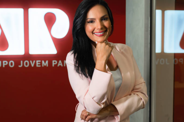 Após episódio ao vivo, Márcia Dantas fala sobre apoio recebido e retorna ao trabalho