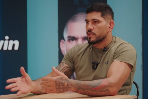 Alex Poatan comenta pela primeira vez sobre separação de Tracy Cortez após assumir relacionamento com Lívia Andrade