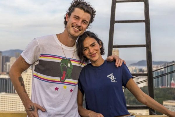 Bruna Marquezine faz declaração romântica para Shawn Mendes no aniversário do cantor