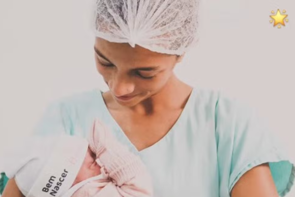 Rayssa Leal comemora chegada da irmã caçula após meses de espera