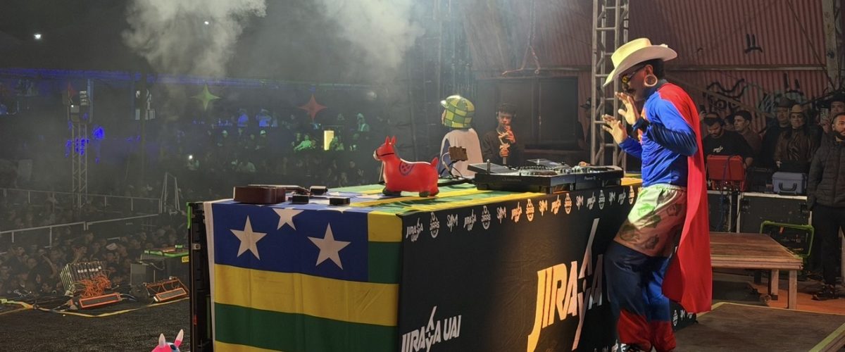 Jiraya Uai fecha a FEIFE 2026 com espetáculo eletrizante e leva multidão à arena em Porto Ferreira