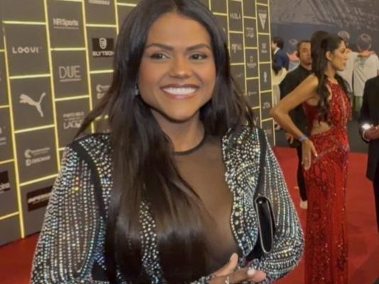 Camila Loures prestigia 6º Leilão Beneficente do Instituto Neymar Jr. em São Paulo