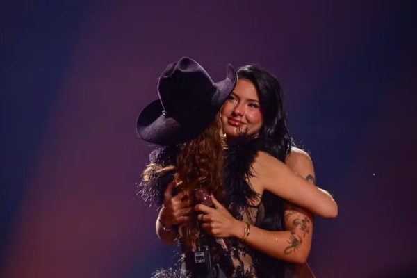 Paula Fernandes destaca encontro com Ana Castela em novo audiovisual: “Missão cumprida”