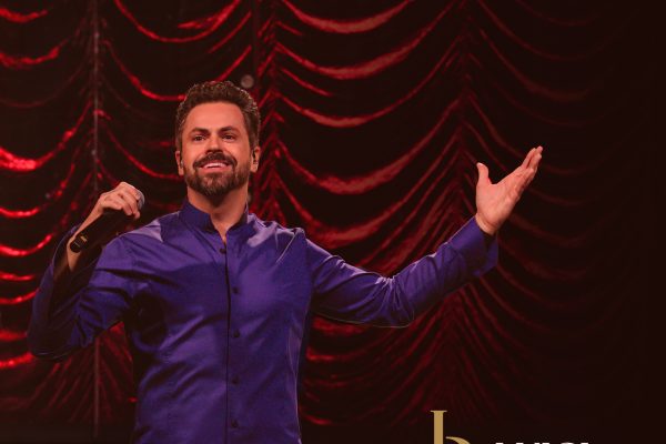 Luigi Bessa embarca em nova viagem sonora com clássico francês no projeto “Timeless”