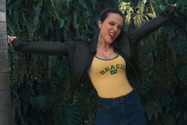 Larissa Manoela consegue anular contrato vitalício e obtém nova vitória em disputa com os pais