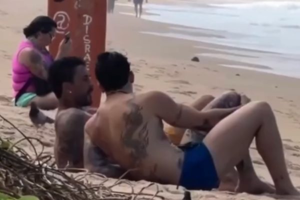 Carlinhos Maia aparece novamente ao lado de personal trainer e chama atenção pela proximidade