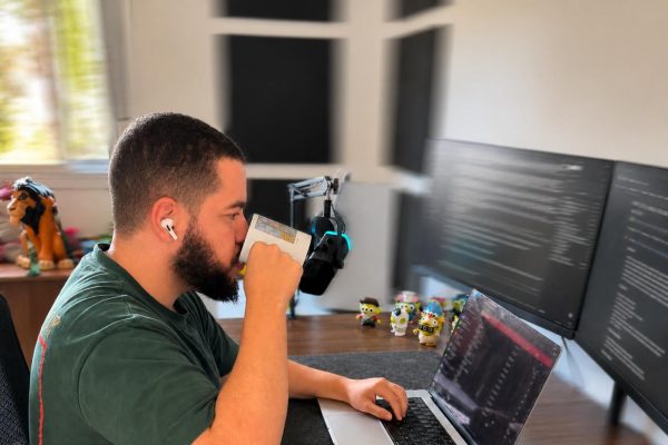 Inteligência artificial acelera criação de código, mas aumenta desafio da qualidade digital
