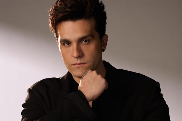 Luan Santana mantém força no sertanejo após quase duas décadas de carreira
