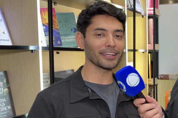 Mister Brasil Willian Herculano prestigia lançamento de livro de Natacha Horana e revela novos projetos