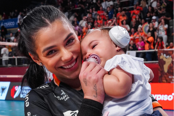 Key Alves se emociona ao viver momento especial com a filha dentro da quadra