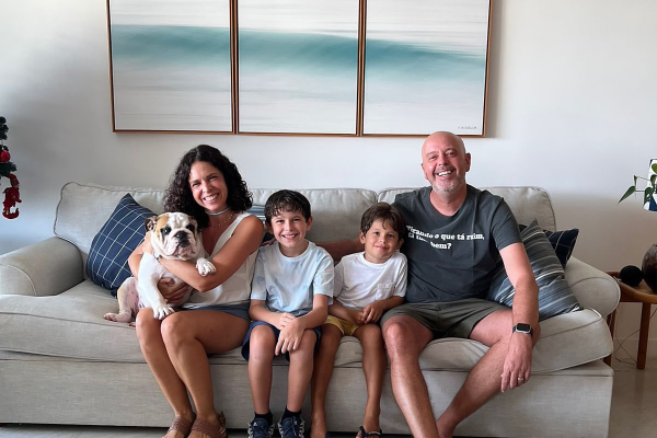 Alex Escobar atualiza fãs sobre recuperação e admite que retorno à TV ainda vai demorar