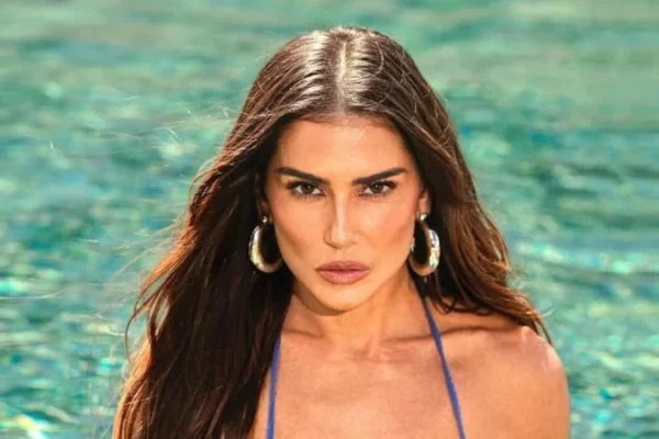 Deborah Secco relembra advertência da Globo após ir trabalhar de biquíni