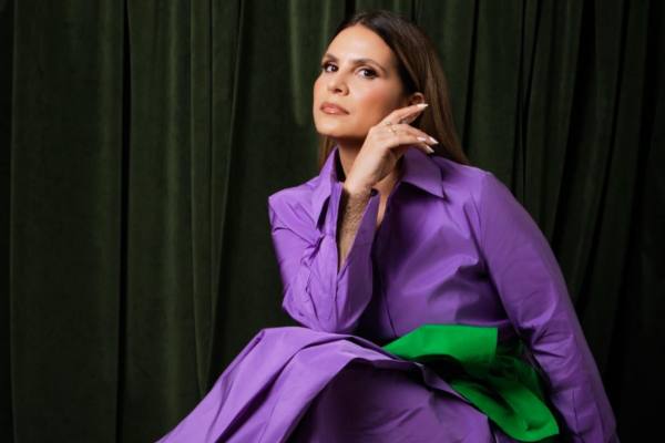 Aline Barros completa 50 anos e celebra história construída na música gospel