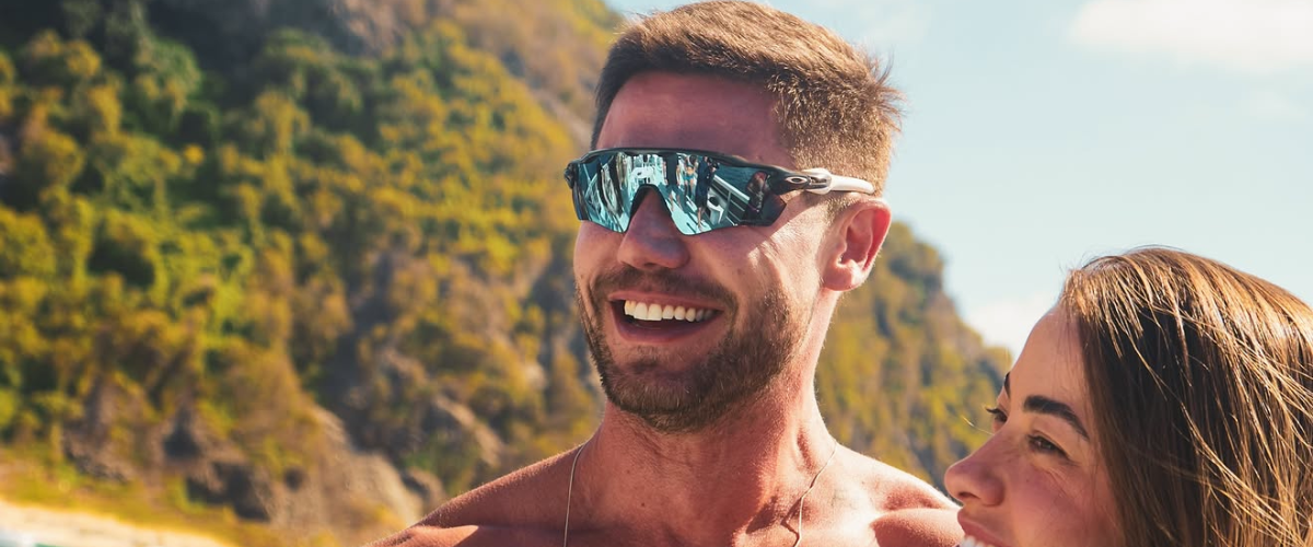 Jonas Sulzbach surge ao lado de Elisa Klein e mãe do ex-BBB demonstra apoio