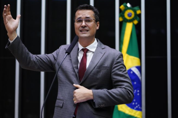 Nunes Marques suspende decisão e mantém votos de Deltan Dallagnol em processamento