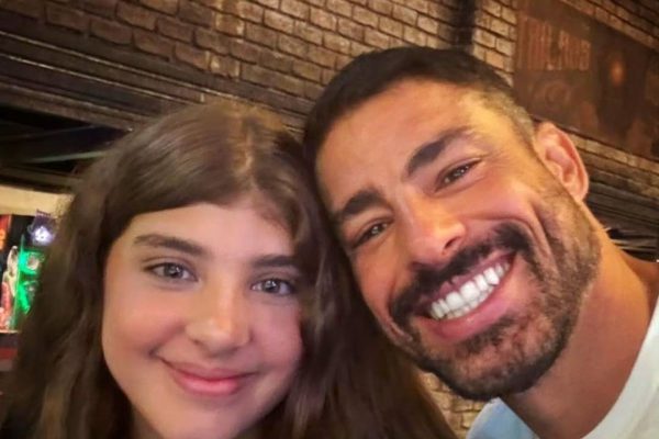 Cauã Reymond revela como aborda a sexualidade com a filha Sofia: “Sempre deixei aberto”